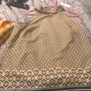 Sleeveless patterned blouse